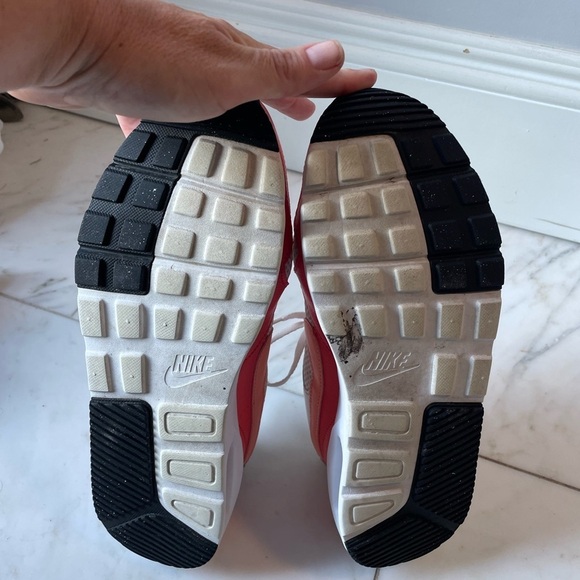 Nike, women’s 9.5, Air Max, coral pink white running walking active comfort shoe - Picture 8 of 10